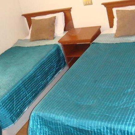 Premier West Th Hotel Лондон Екстериор снимка