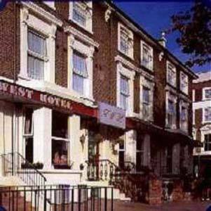 Premier West Th Hotel Лондон Екстериор снимка